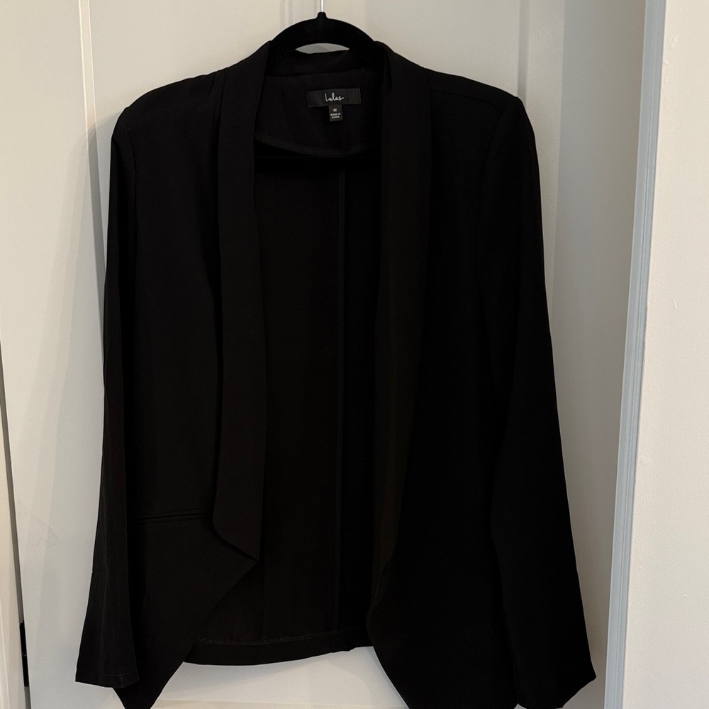 Lulu's Elegant Black Blazer